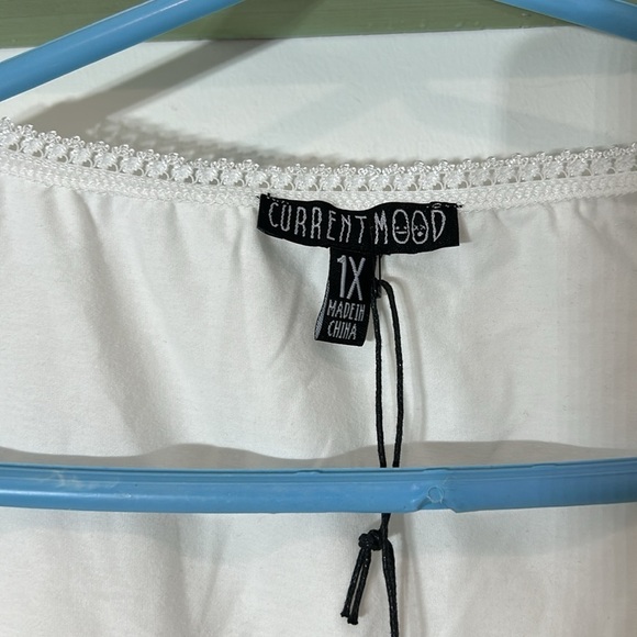 Current Mood lace Up front short puff sleeve top white womens size 1X plus new - Picture 3 of 6